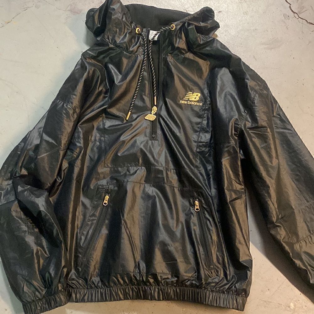 Xs Anorak black and gold new balance windbreaker pullover half zip jacket